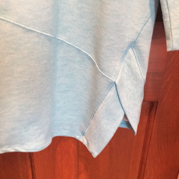 H by Halston asymmetrical top. Size M. - Picture 4 of 6